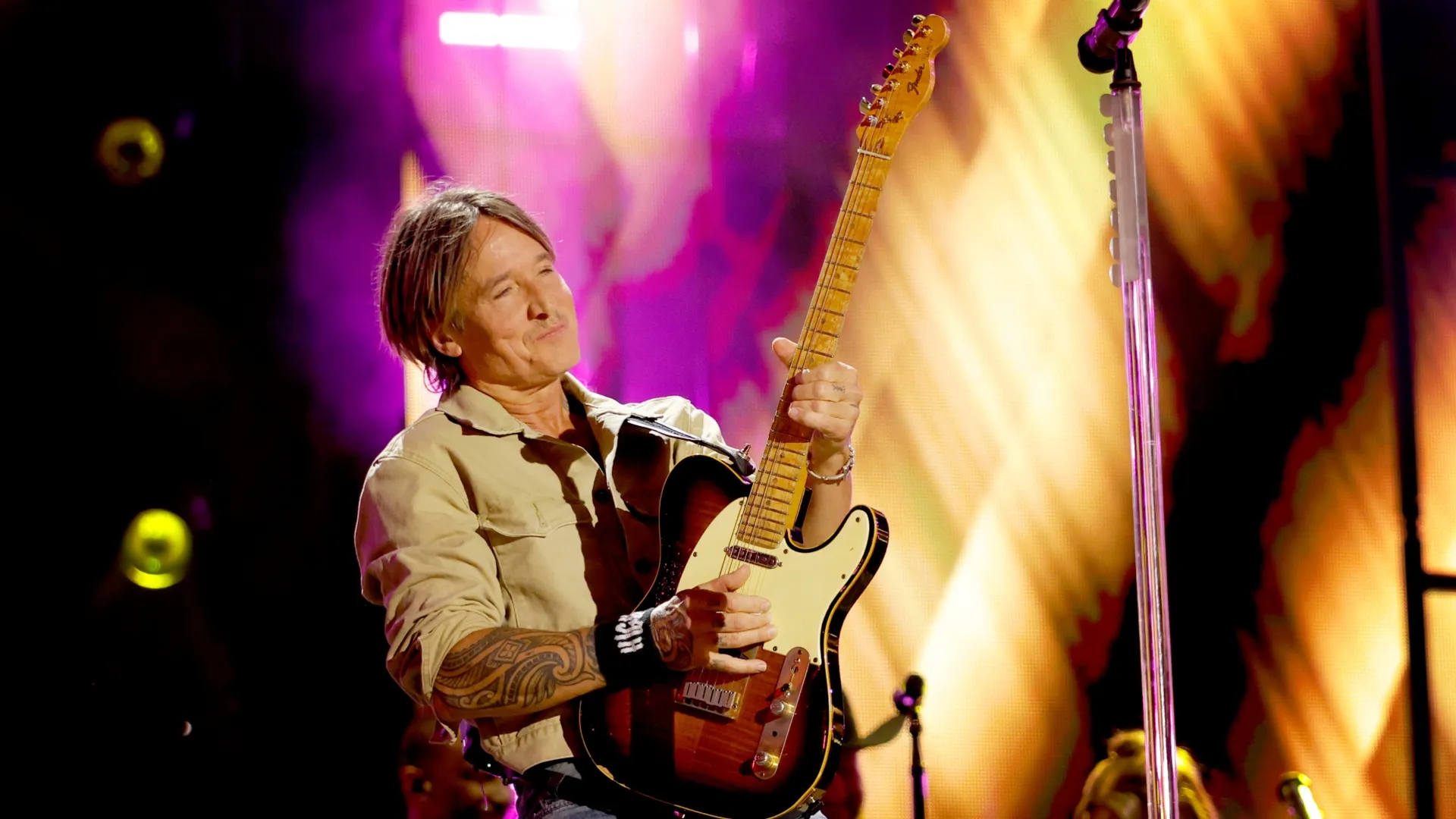 Keith Urban live performance